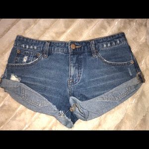 Free People irreplaceable cutoff shorts 💕